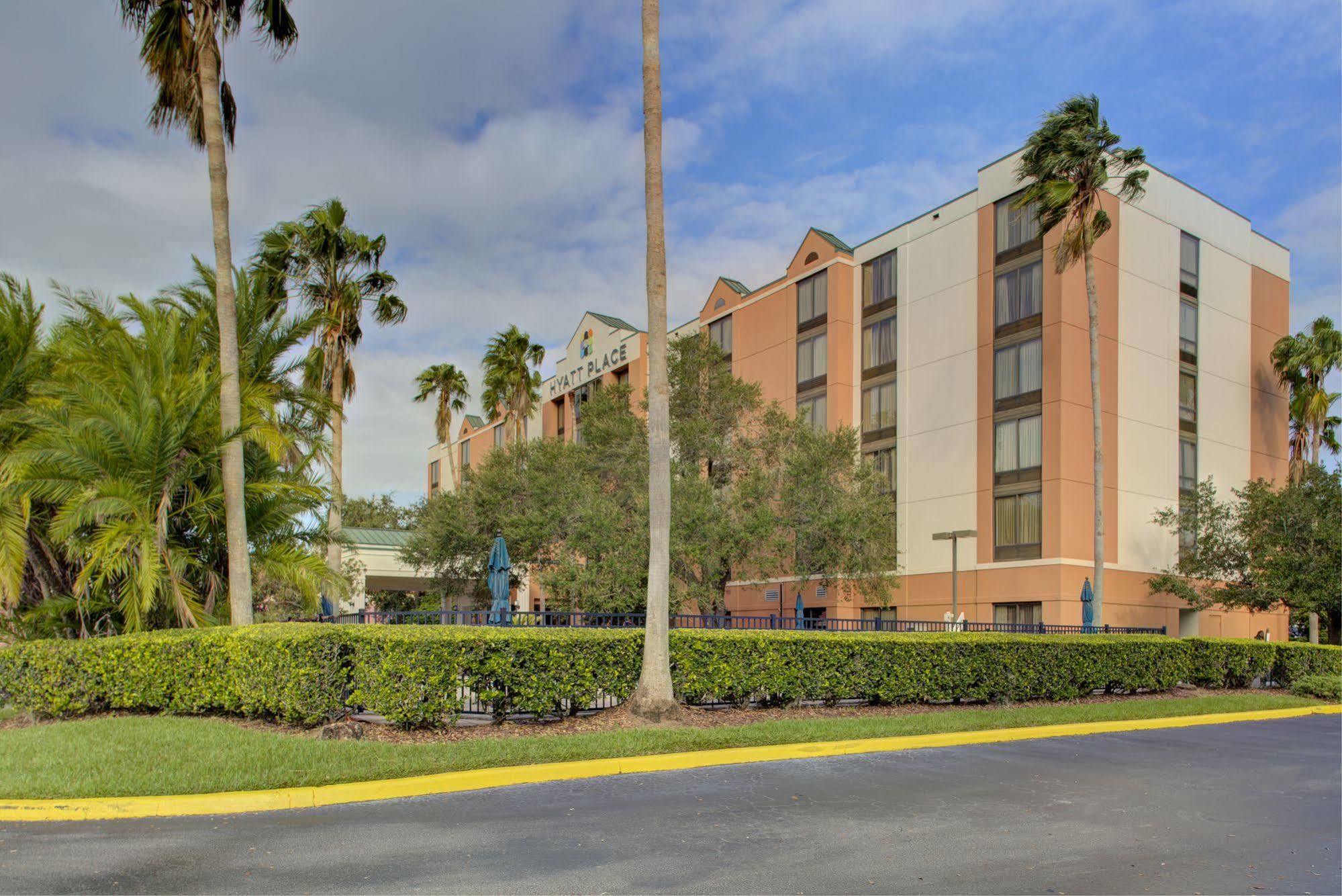 Hyatt Place Center Hotel